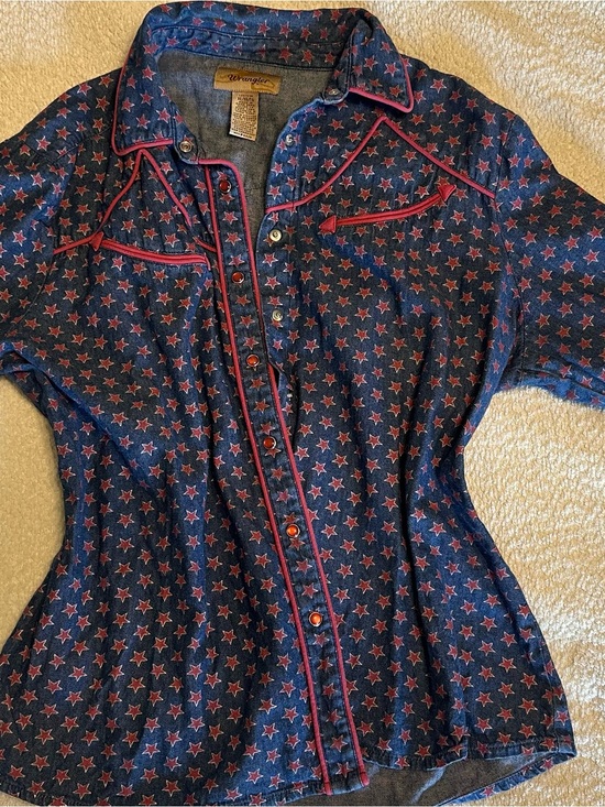 Wrangler Denim - Wrangler Blue Denim shirt with red Star Pattern